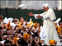 Papa Bento 16 falou a 30 mil jovens