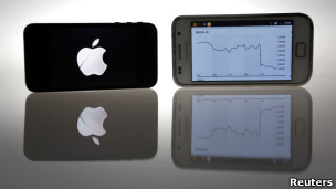 आईफ़ोन 4 और सैमसंग गैलेक्सी