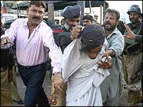 احتجاج اور گرفتاریاں