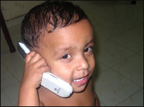 मोबाइल फ़ोन का चलन बढ़ता ही जा रहा है