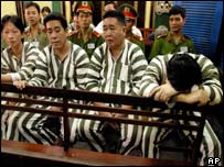 Cảnh xét xử tại tòa