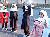 دختران محصل