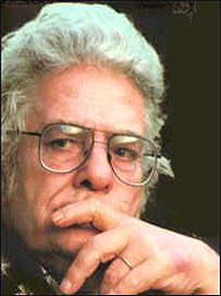 احمد شاملو  (عکس از بهروز مقصود لو)