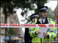 پولیس کو خود کش حملوں کا کوئی سراغ نہیں ملا ہے