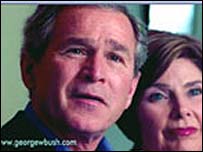 O presidente dos Estados Unidos, George W. Bush, em propaganda eleitoral