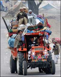 زلزلے کے متاثرین نئی زندگی کی تلاش میں