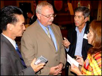 Đại sứ Michael Michalak trả lời các báo tiếng Việt ở Houston