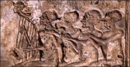 Cegos tocando harpa (Foto cedida por phmusic.gov.eg/music-developmenten.html)