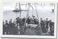Gosod y garreg sylfaen i'r Pier o gwmpas 1900