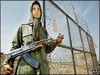 بسياری از اعضای مجاهدين خلق را زنان تشکيل می دهند