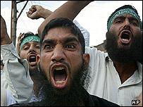 تظاهرات مسلمانان در کشمير در اعتراض به سخنان پاپ