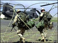 سربازان آمريکايی در پايگاه بگرام