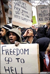 برطانیہ میں جمعے کو ہونے والے مظاہرے