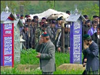 अहमद कादिरौफ़ का अंतिम संस्कार