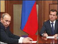 Dimitri Medvedev ve Vladimir Putin