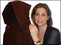 Emma Angel com o casaco de Obi-Wan Kenobi