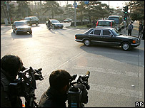 Các đại biểu đến dự họp