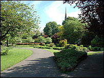 Castle Gardens and St Mary de Castro