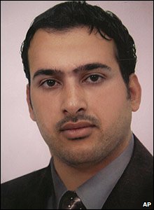 Phóng viên Muntadar al-Zaidi 