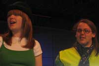 Cymryd rhan y y gwasaneth fore Sul.