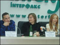 Продюсер Алан Бадоєв (посередині) з акторами Ольгою Макєєвою та Алексєєм Чадовим