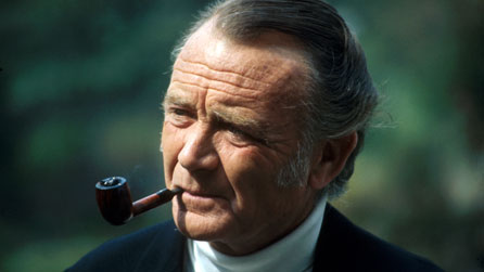 Photograph of John Mills, who starred as Superintendent Graham in Tiger Bay