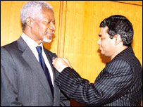 कोफ़ी अन्नान के साथ एआर रहमान