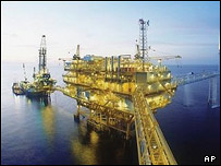 تاسیسات نفتی