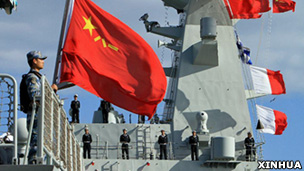 參與阿丁灣護航工作的中國海軍護航編隊船艦在阿爾及利亞首都阿爾及爾停靠（新華社圖片2/4/2013）
