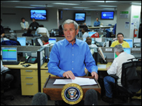 Bush, na Agência Federal de Administração de Emergências (Fema, na sigla em inglês)