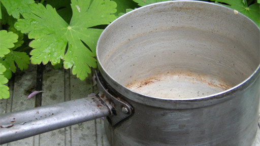 Eric Fleming talks about a cooking pot that travelled with his father-in-law through the Second World War