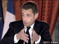O presidente da França, Nicolas Sarkozy, em entrevista à TV francesa
