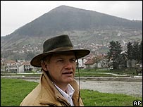 سمیر عثماناجیچ در برابر تپه ویسوسیکا 