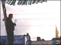 Soldado vigia na Faixa de Gaza