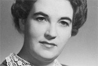 Madge Wing yn ferch ifanc