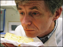 Stephen White em pleno estudo cientifico