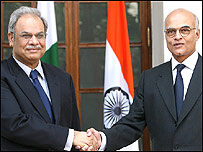 रियाज़ मोहम्मद ख़ान और शिव शंकर मैनन