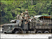 Equador diz ter elevado presença militar na fronteira com Colômbia