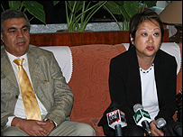 جودی چانگ هاپكینز، دستیار عمومی یو ان اچ سی آر و عبدالرئوف خان، كميسیر امور مهاجران افغان