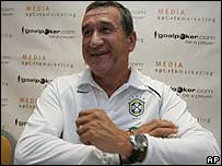 O técnico Carlos Alberto Parreira