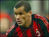 Jogador vai ficar em clube italiano até final de contrato