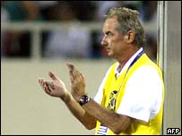 HLV Riedle trên sân Mỹ Đình