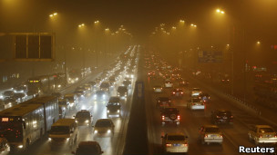 北京三環路上的車流