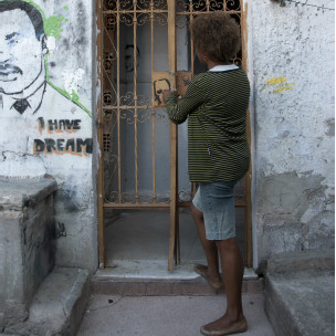 Prédio é o único que permanece na região em teleférico será construído (Leliane Peixoto)