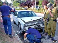 ماشین مورد اصابت موشک