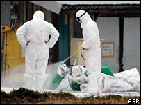 Autoridades desinfetam fazenda no dia 12 de janeiro