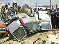 ग़ज़ा के हमले में तबाह हुई कार