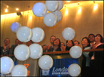 Bong bóng mở đầu ngày giao dịch