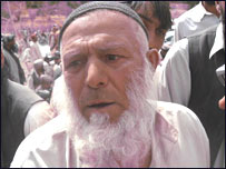 भूकंप पीड़ित