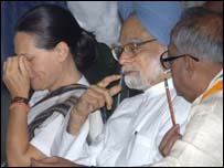 सोनिया, मनमोहन और प्रणब मुखर्जी